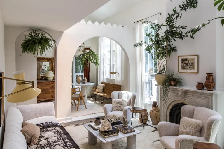 راهنمای چیدمان سالن پذیرایی مربع