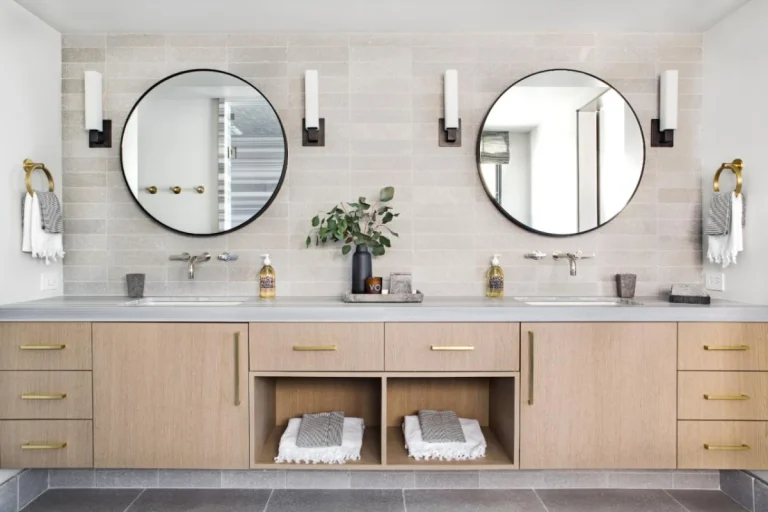آینه مناسب حمام و سرویس بهداشتی